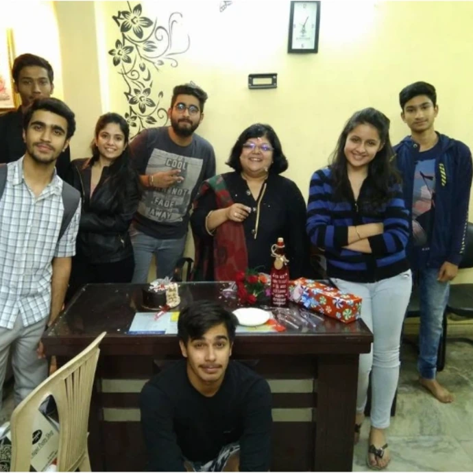 Class 12 tuition in vasundhara by edu attack Dr. CS Puja Shree Agarwal with a Class 12 Accountancy batch at Edu Attack, Vasundhara
